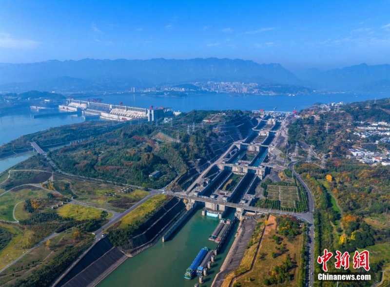三峽庫區(qū)航運(yùn)繁忙有序