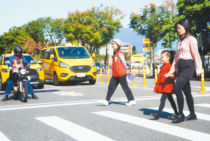 過馬路示意圖行人