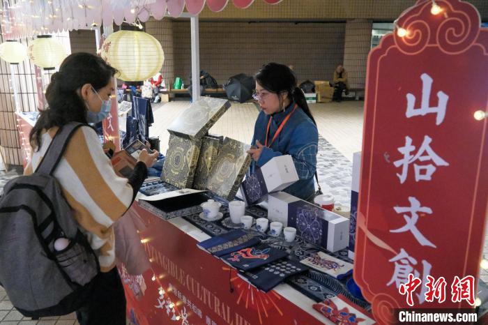 （新春見聞）香港舉辦貴州文藝展演等活動(dòng)共慶元宵佳節(jié)