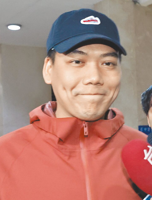 “罷吳四騎士”賴苡任