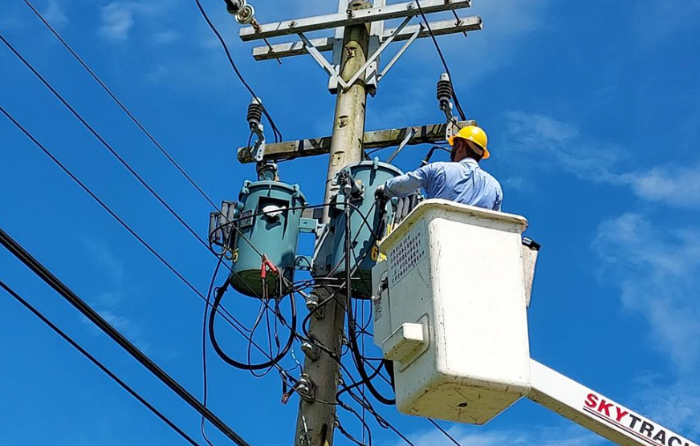 臺(tái)電搶修